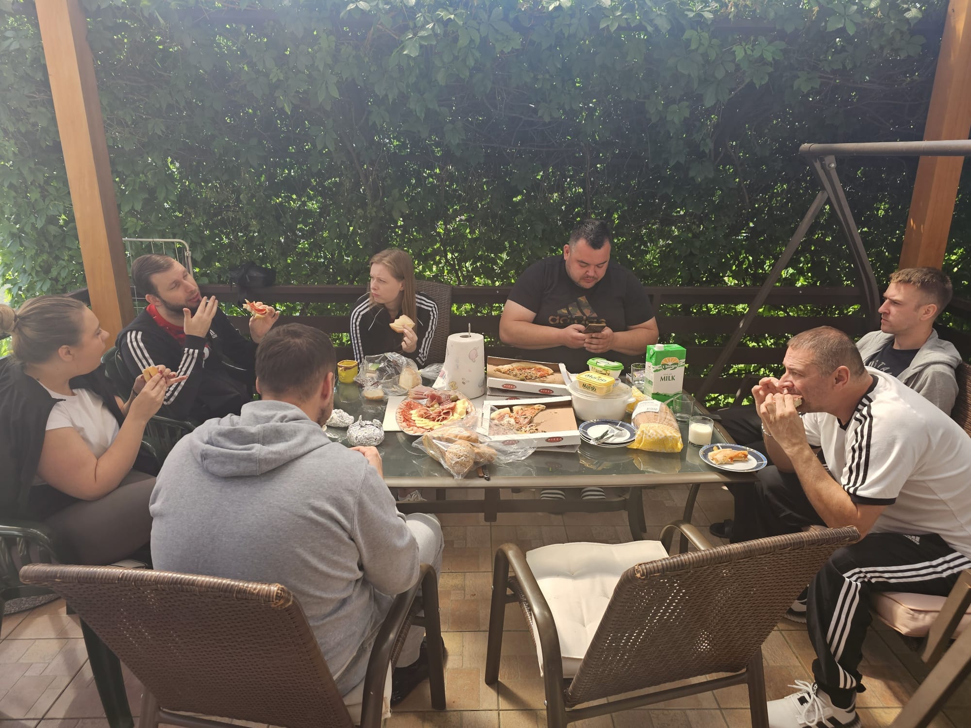 Klupsko druženje na terasi
